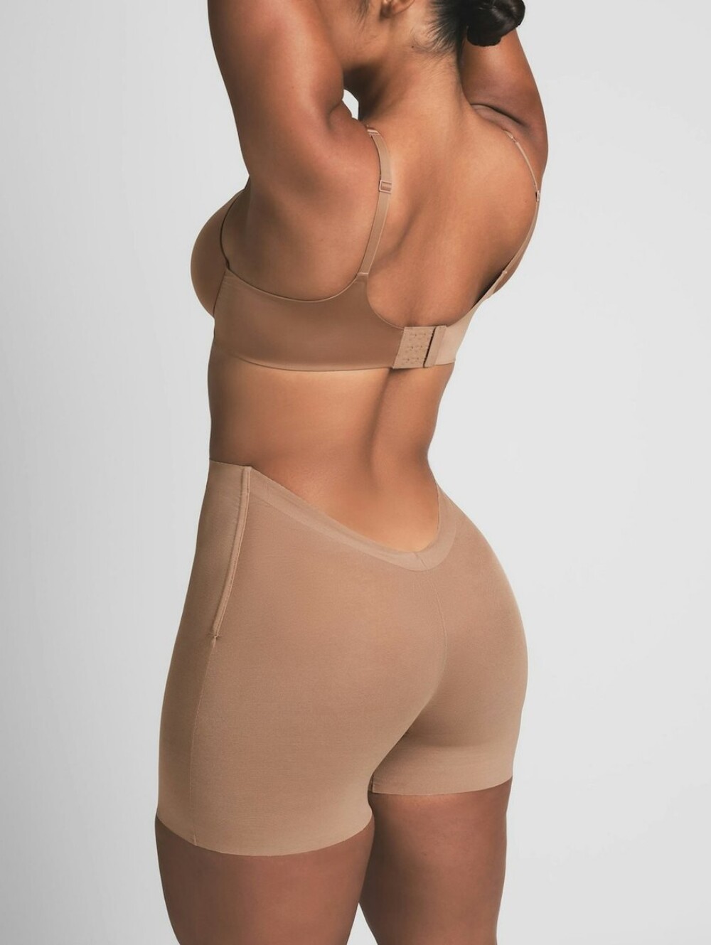 Skims Sheer Sculpt Low Back Short